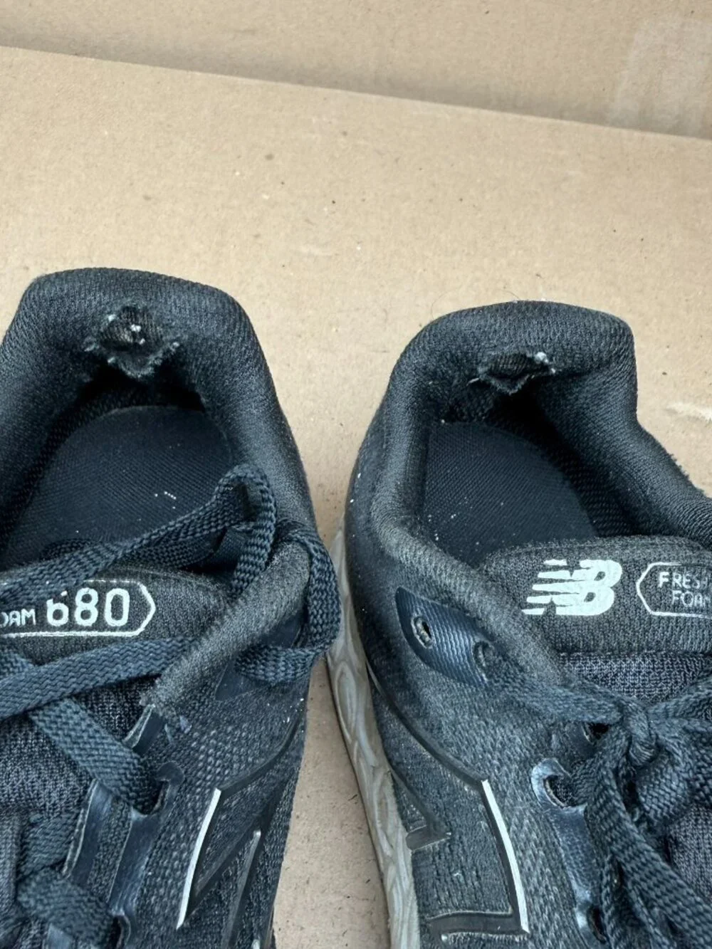 New Balance Men 10.0 / Women 11.5 Black Fresh Foam 680 V8 Running Shoes M680LK8